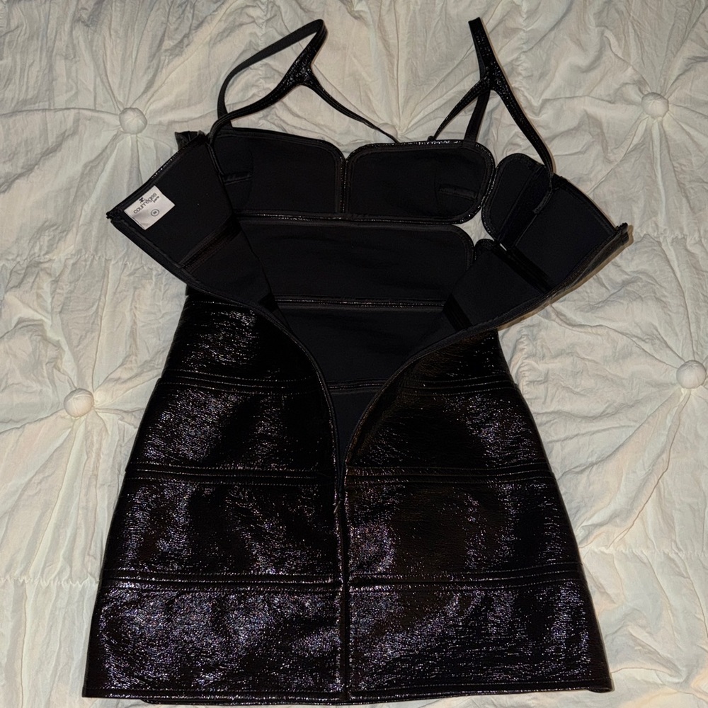 Courrèges cut out glossy mini dress - Picture 7 of 11